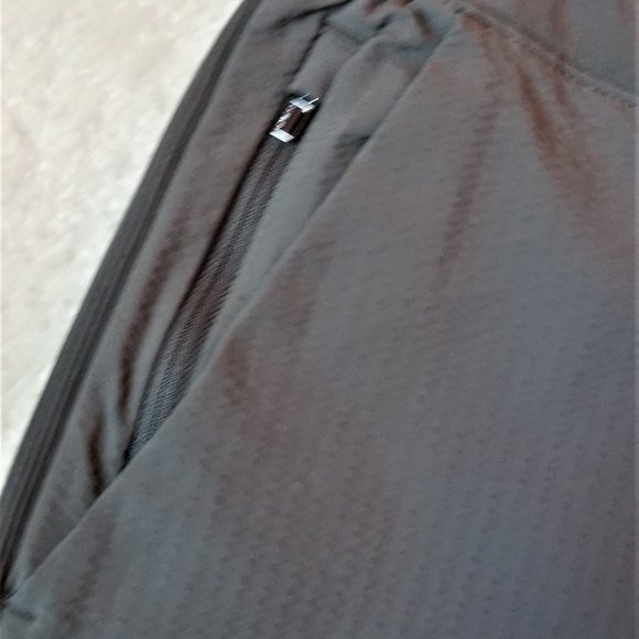 NWT Athleta Brooklyn Textured jogger in Mountain Olive size 4 - Picture 7 of 10